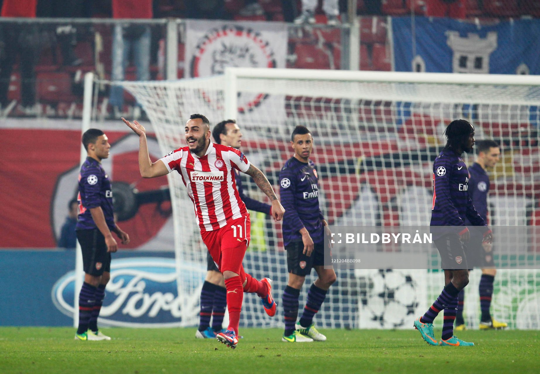 Football - Olympiakos v Arsenal - UEFA Champions League