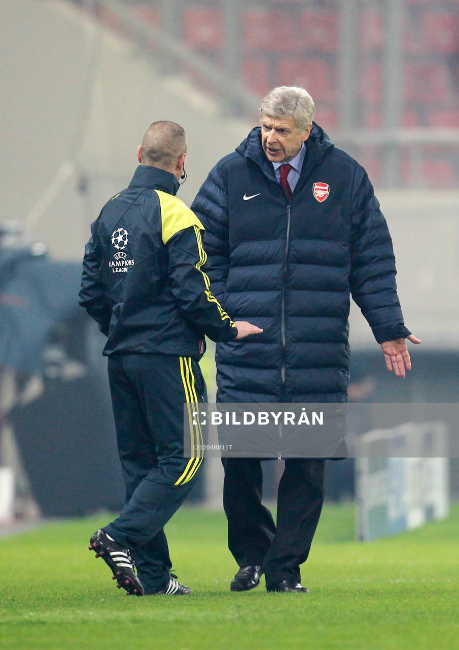 Football - Olympiakos v Arsenal - UEFA Champions League