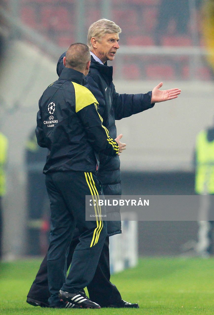 Football - Olympiakos v Arsenal - UEFA Champions League