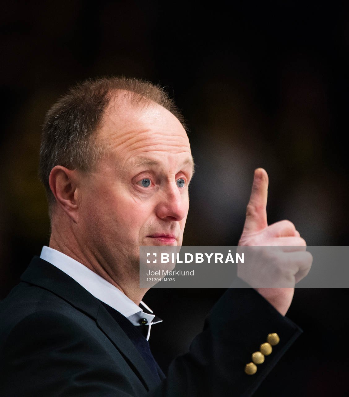 Anders Eldebrink, tränare AIK, gestikulerar