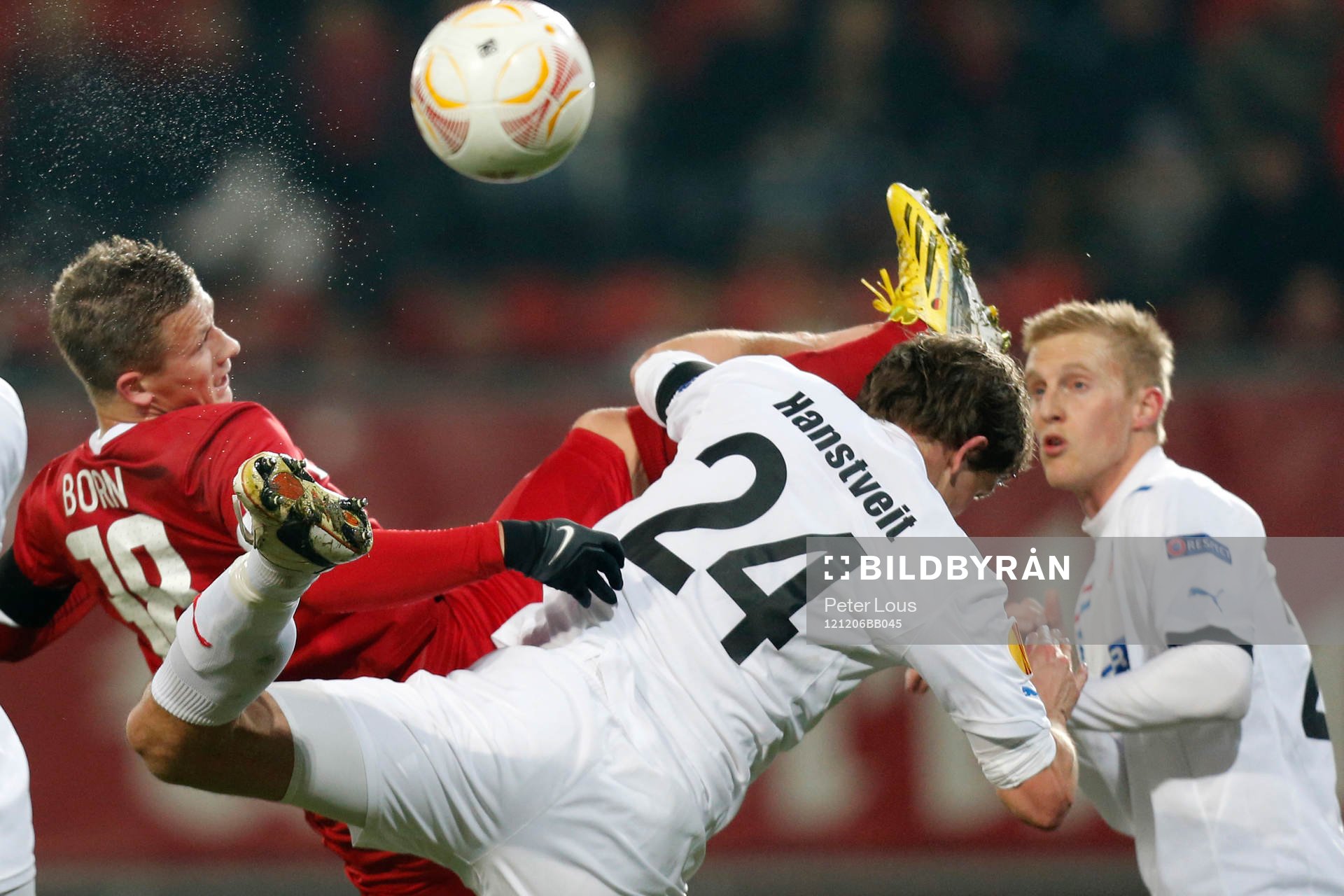Fotboll, Europa League, Twente v Helsingborg Mirco Born och