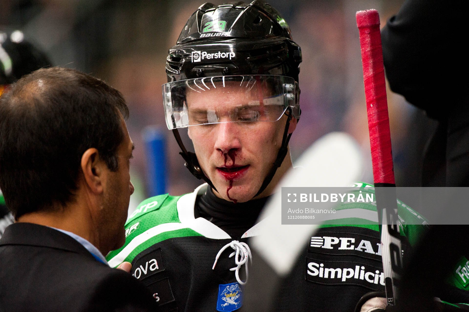 Alexander BArta, Rögle, skada, blöder