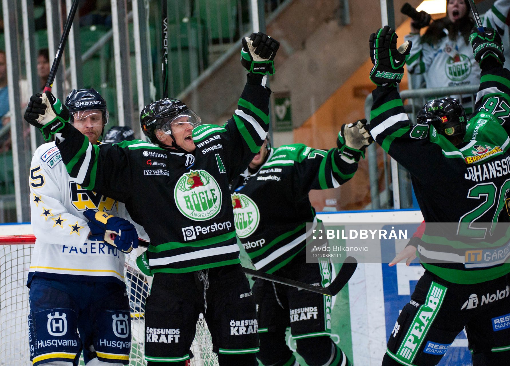 Mathias  Tjärnqvist, gör mål för  Rögle, jubel