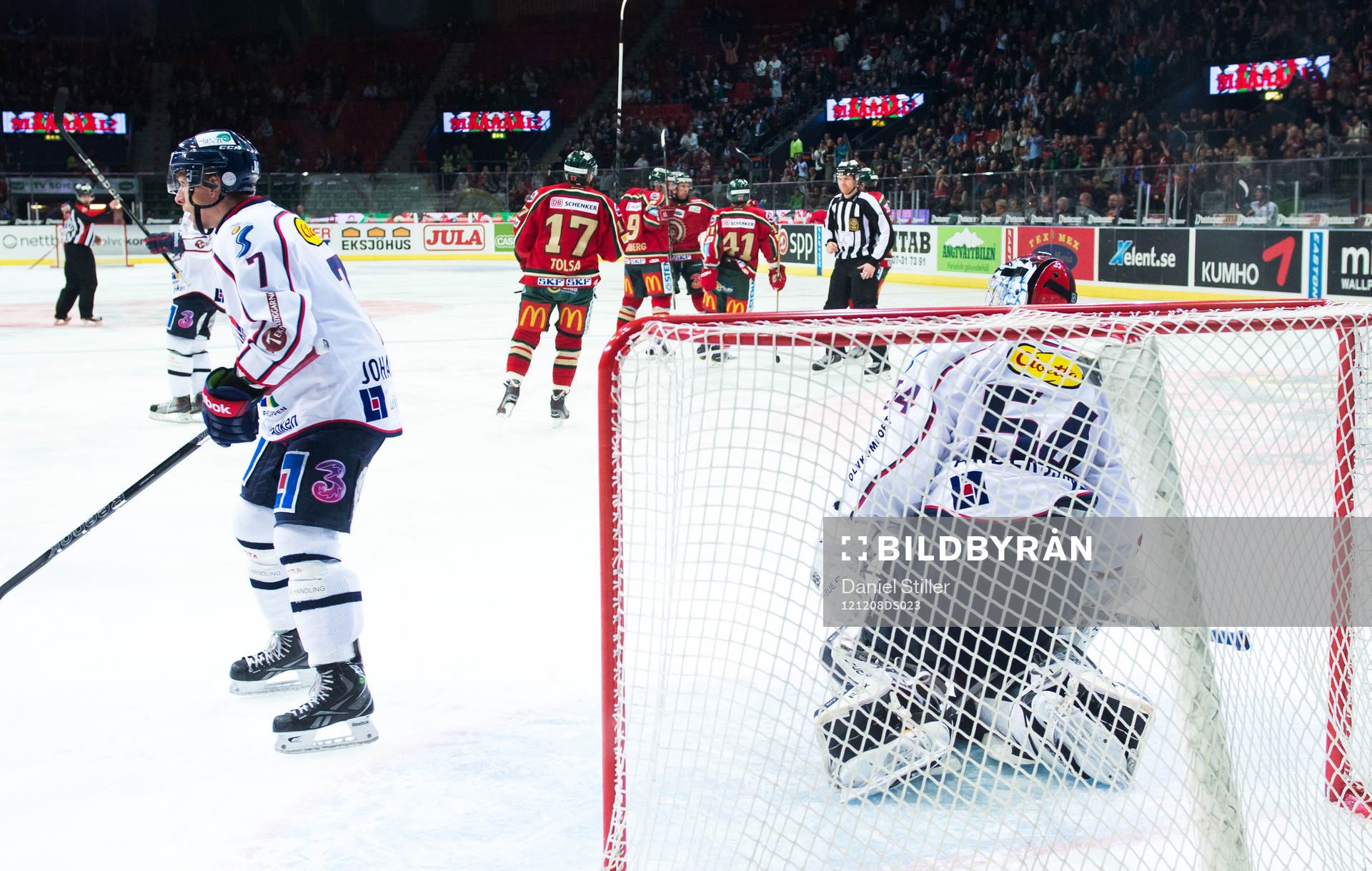 Joel Lundqvist, Frölunda, gör 1-1. Depp Magnus Johansson,