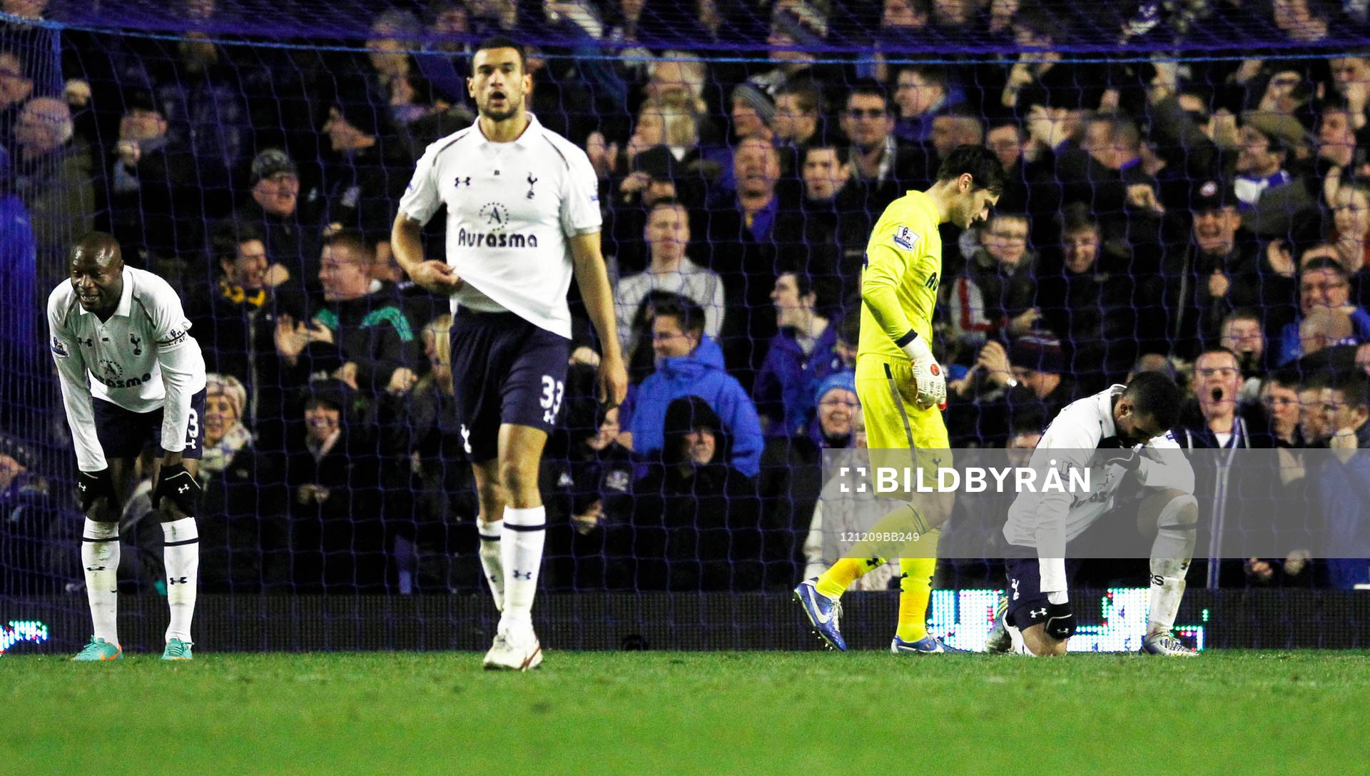 l - Everton v Tottenham Hotspur - Barclays Premier League -