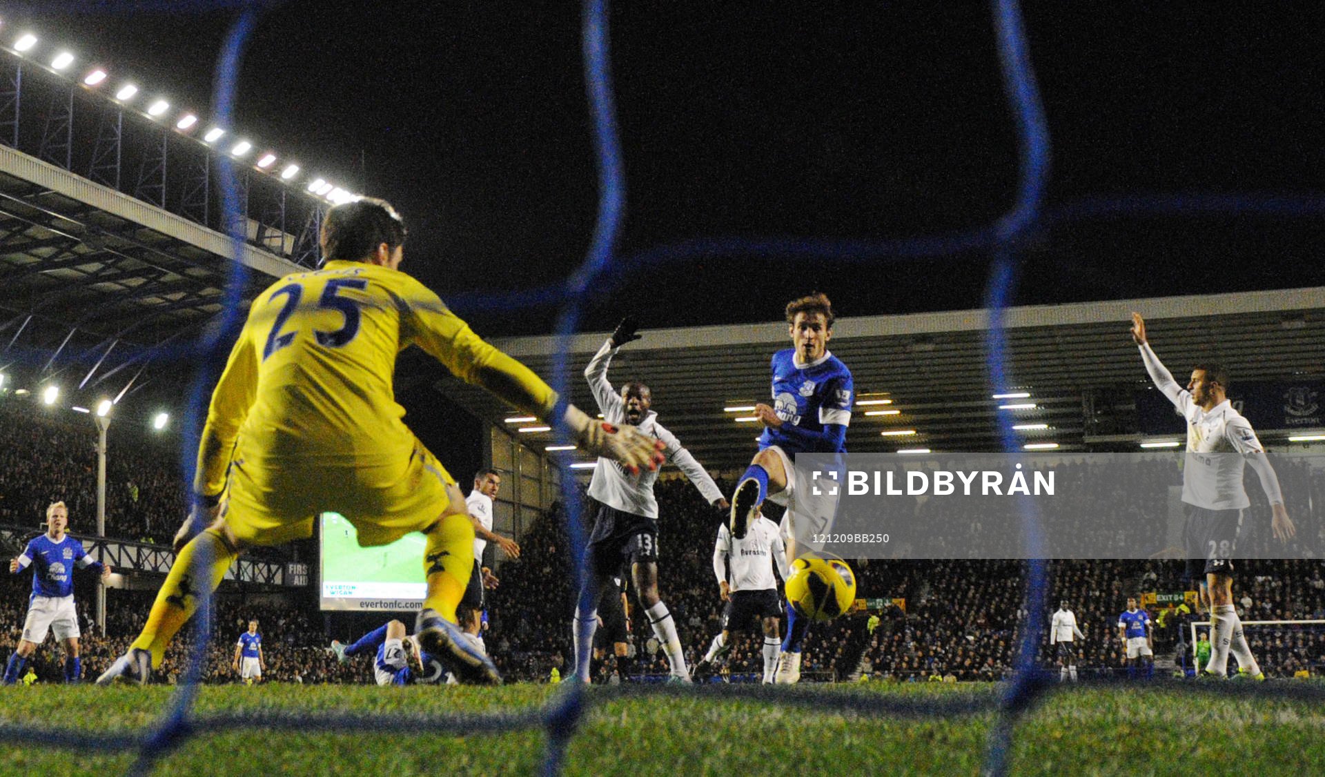 Football - Everton v Tottenham Hotspur - Barclays Premier