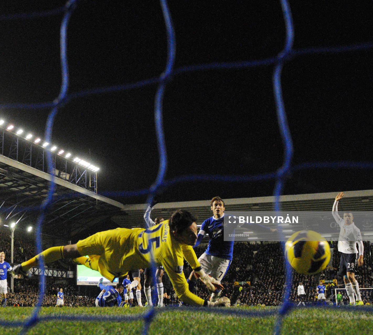 Football - Everton v Tottenham Hotspur - Barclays Premier