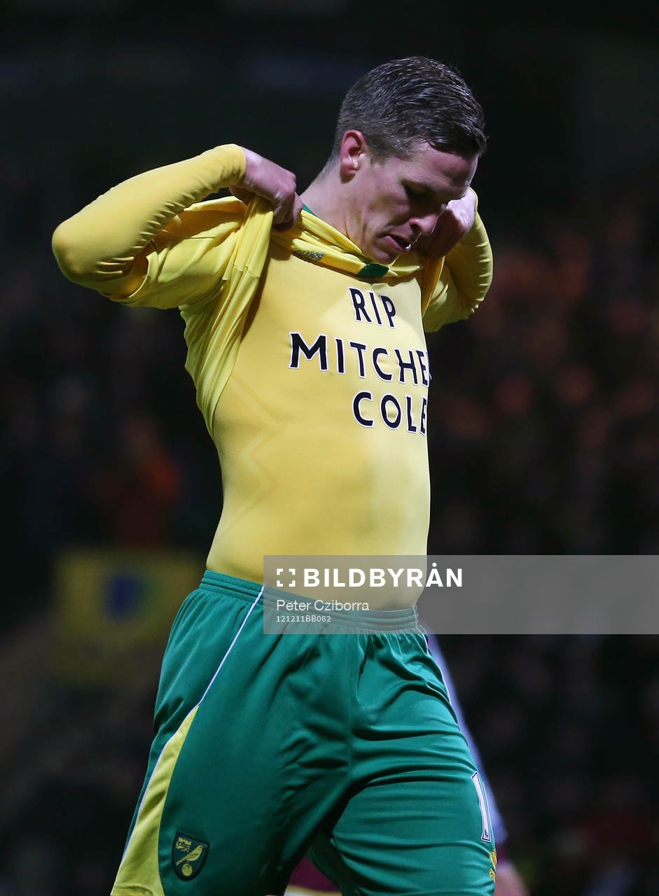 Football - Norwich City v Aston Villa - Capital One Cup