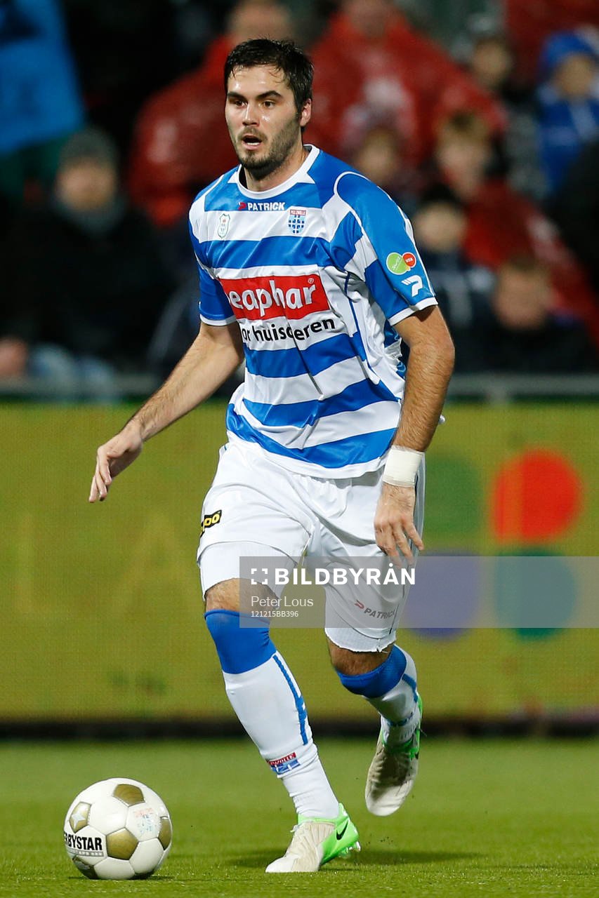  ZWOLLE - PEC Zwolle - AZ ,  Voetbal EreDivisie , seizoen 2012-2013 , 15-12-2012  , IJssel Delta stadion , Pec Zwolle speler Denni Avdic.