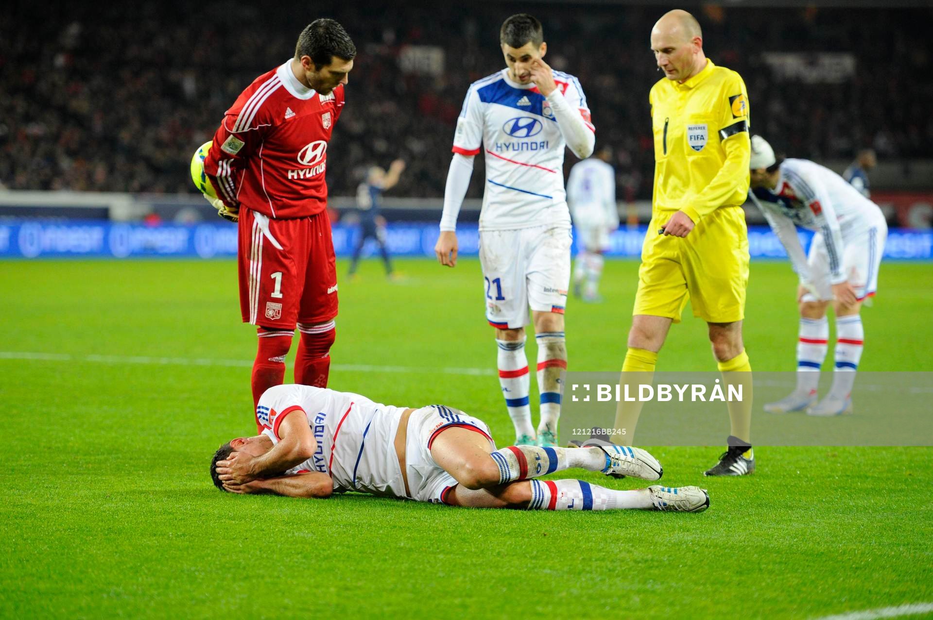 Blessure Dejan Lovren - 16.12.2012 - Paris Saint Germain /