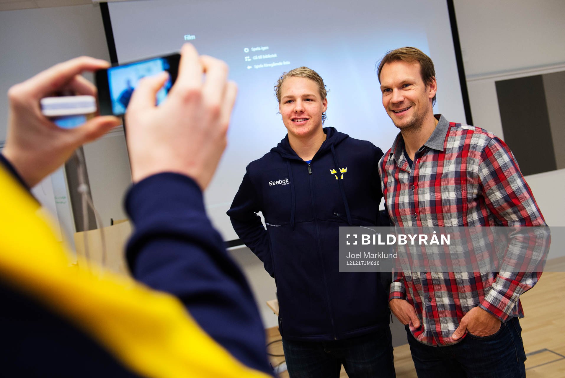 Nicklas Lidström överraskar Sveriges JVM-lag med en visit