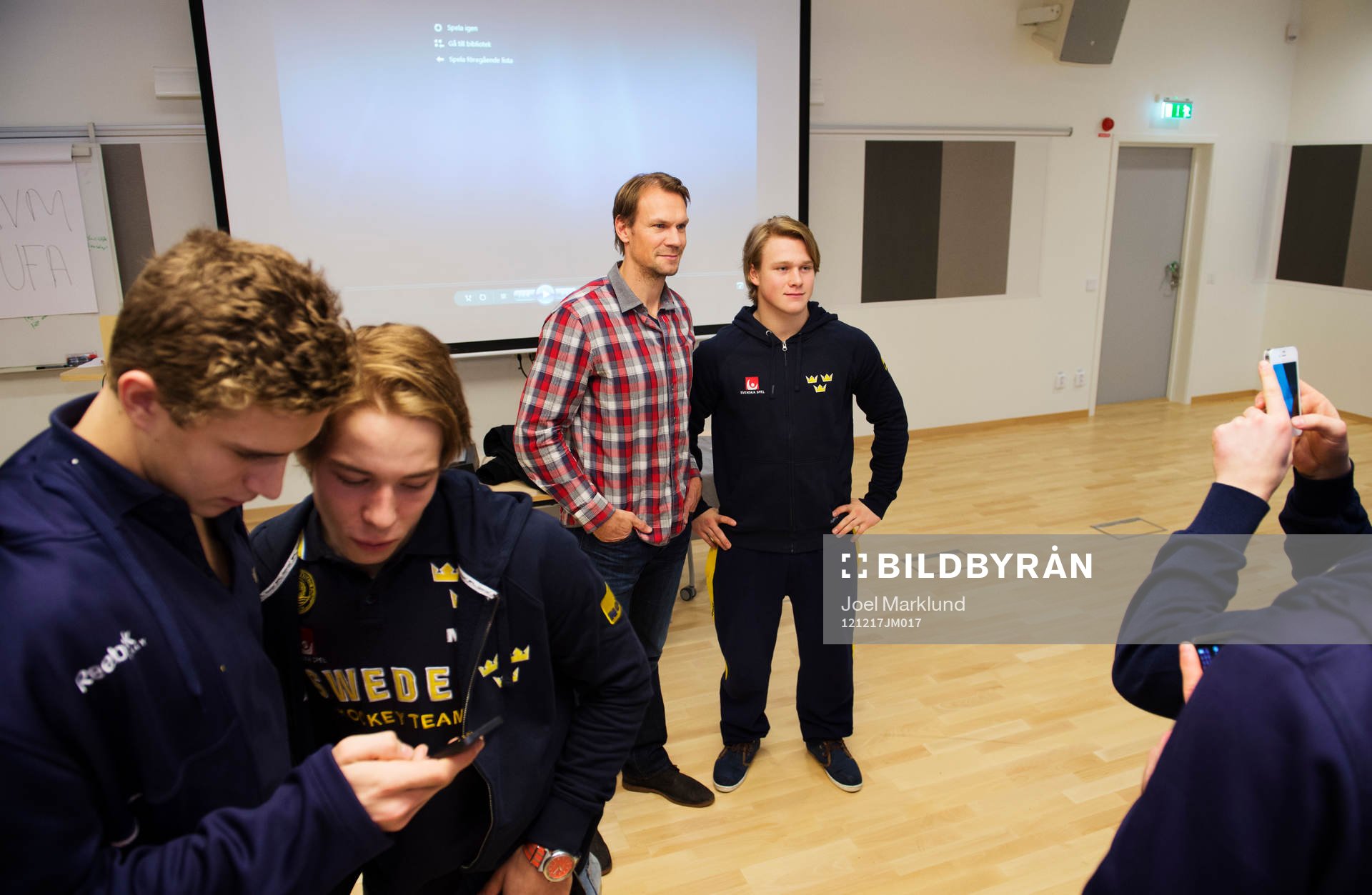 Nicklas Lidström överraskar Sveriges JVM-lag med en visit