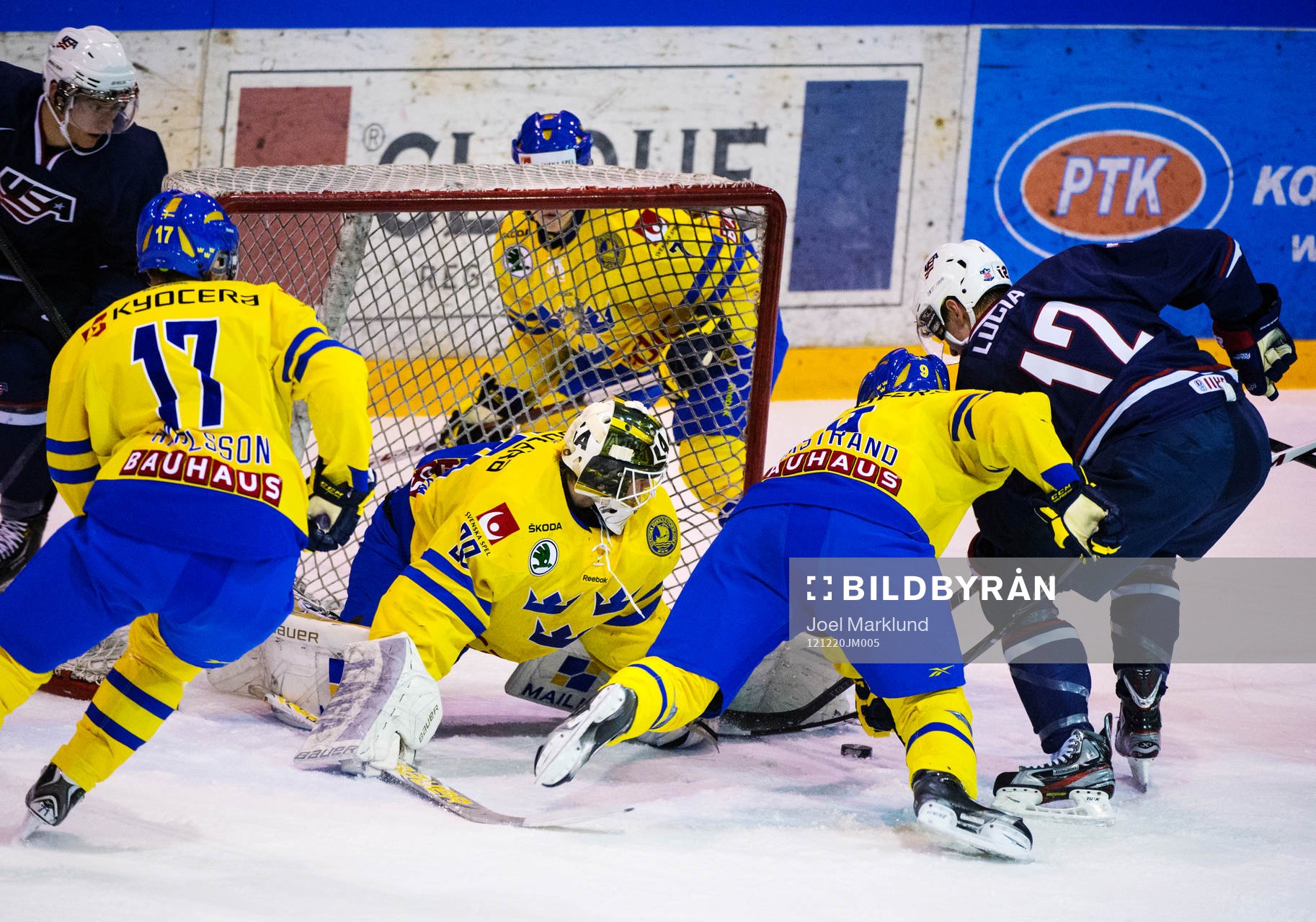 Mario Lucia, USA, oroar framför Niklas Lundström,