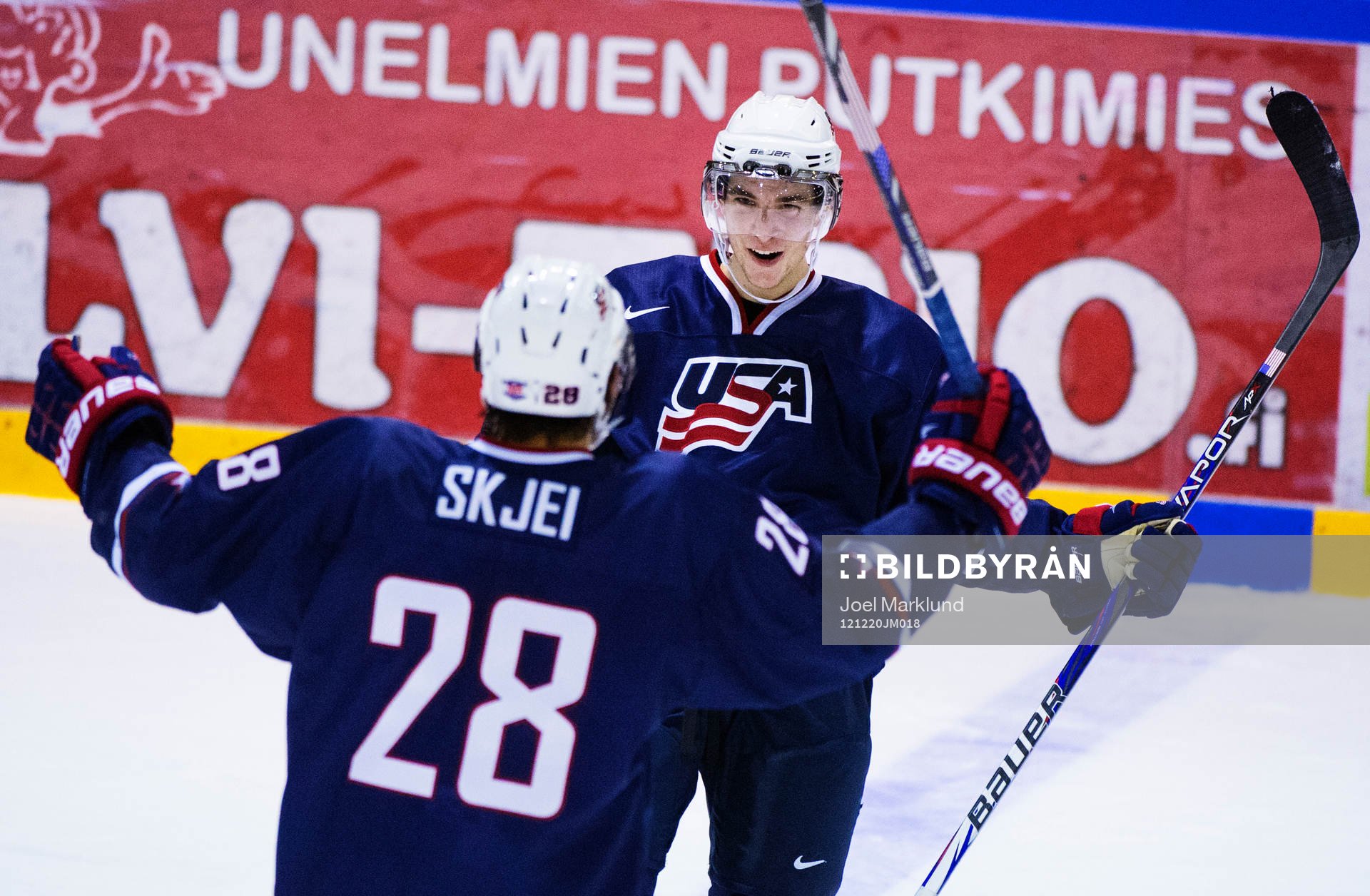 Shayne Gostisbehere, USA, jublar