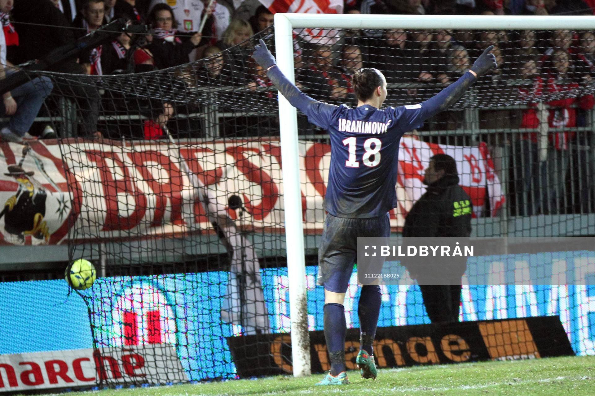 Joie Zlatan IBRAHIMOVIC - 21.12.2012 - Brest / PSG - 19eme