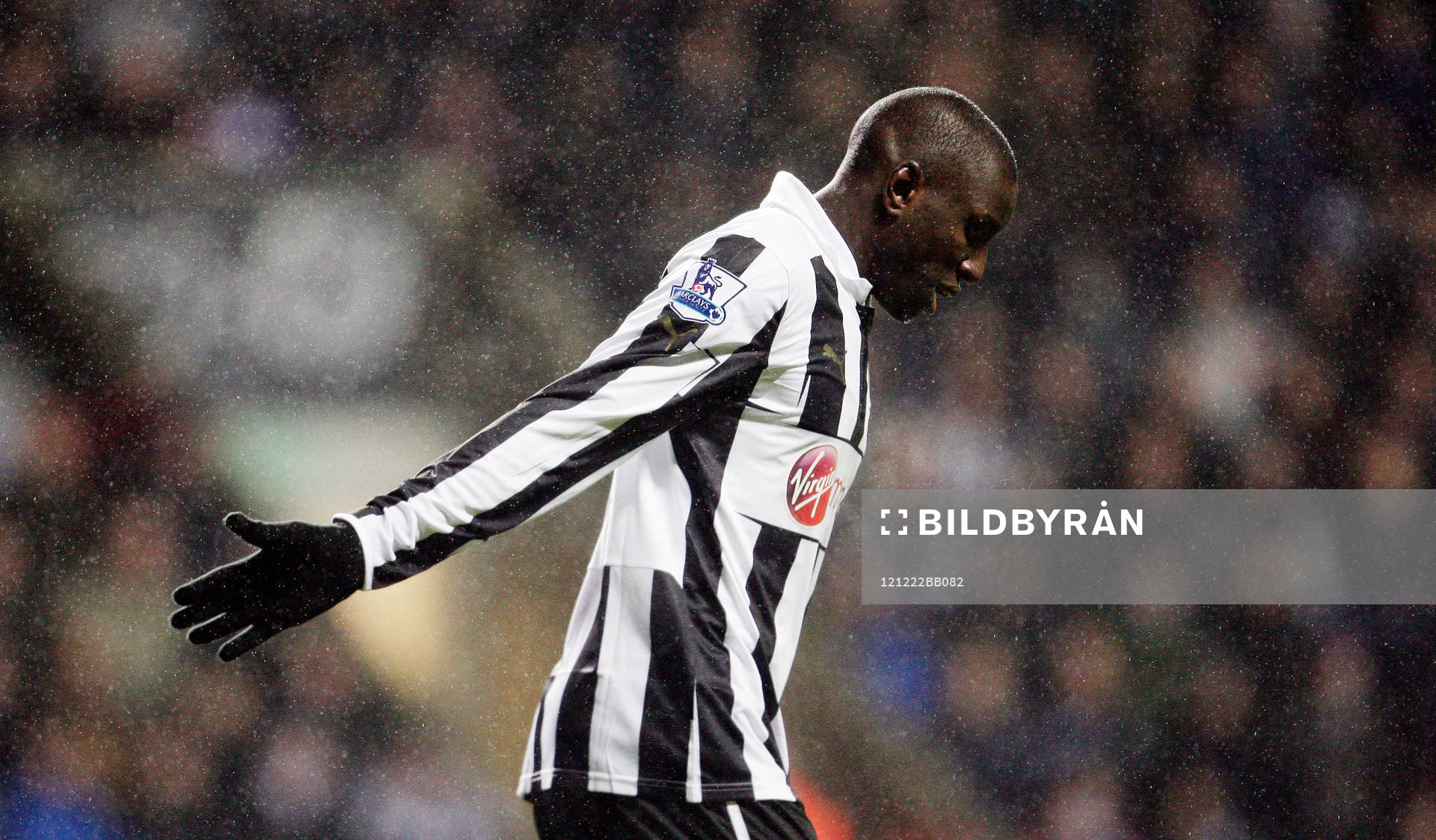 Football - Newcastle United v Queens Park Rangers -