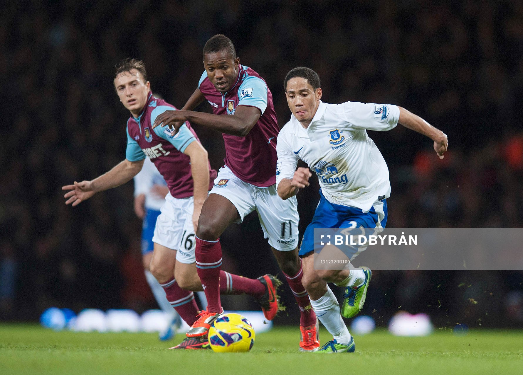 Football - West Ham United v Everton - Barclays Premier