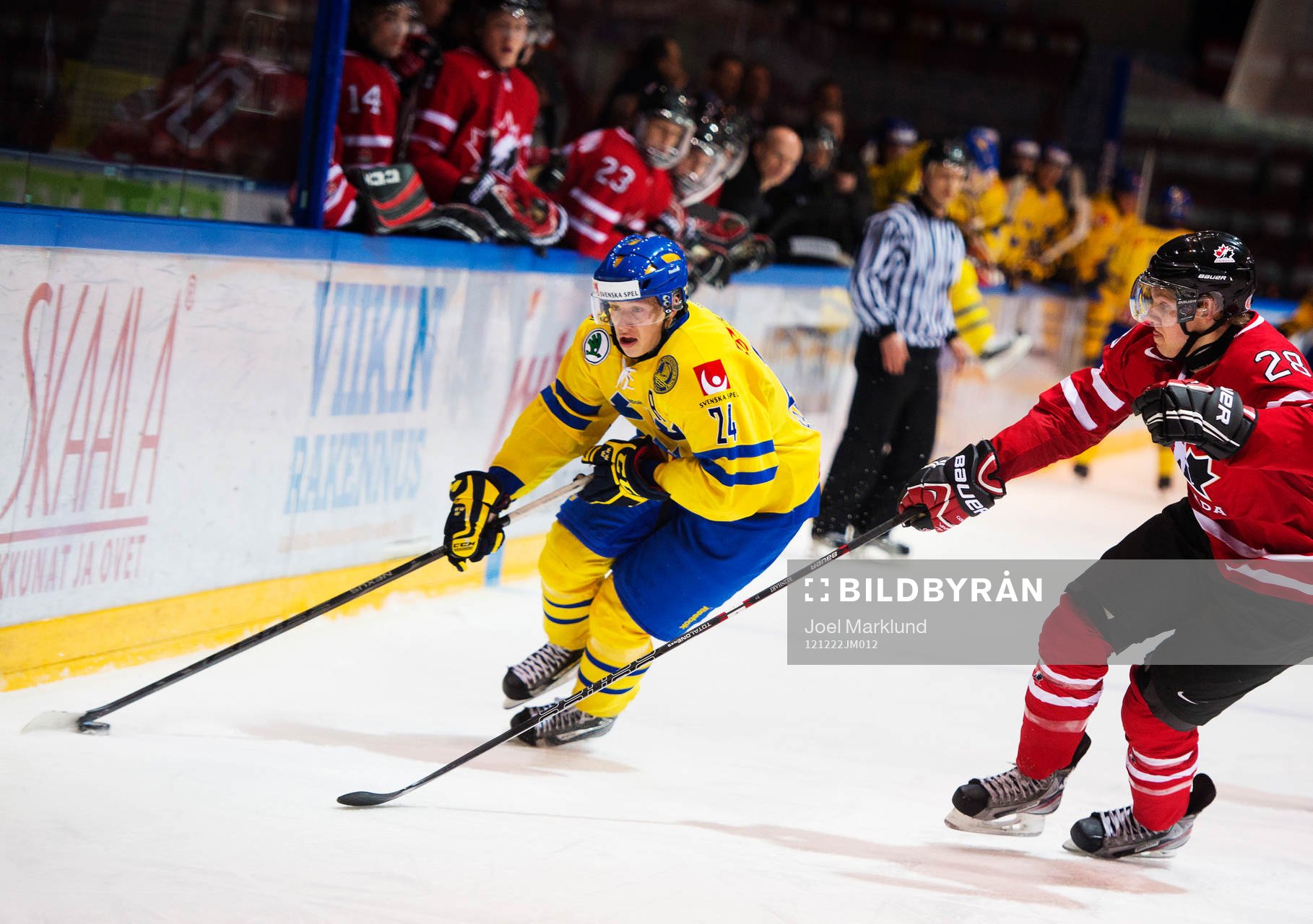 Rickard Rakell, Sverige, utmanar Griffin Reinhart, Kanada