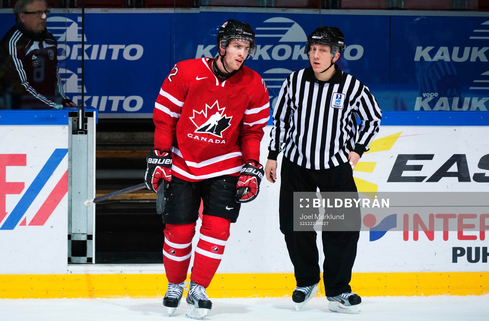 Boone Jenner, Kanada, får matchstraff