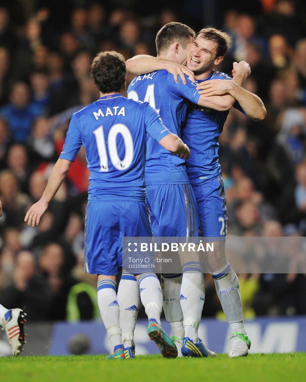 Football - Chelsea v Aston Villa - Barclays Premier League
