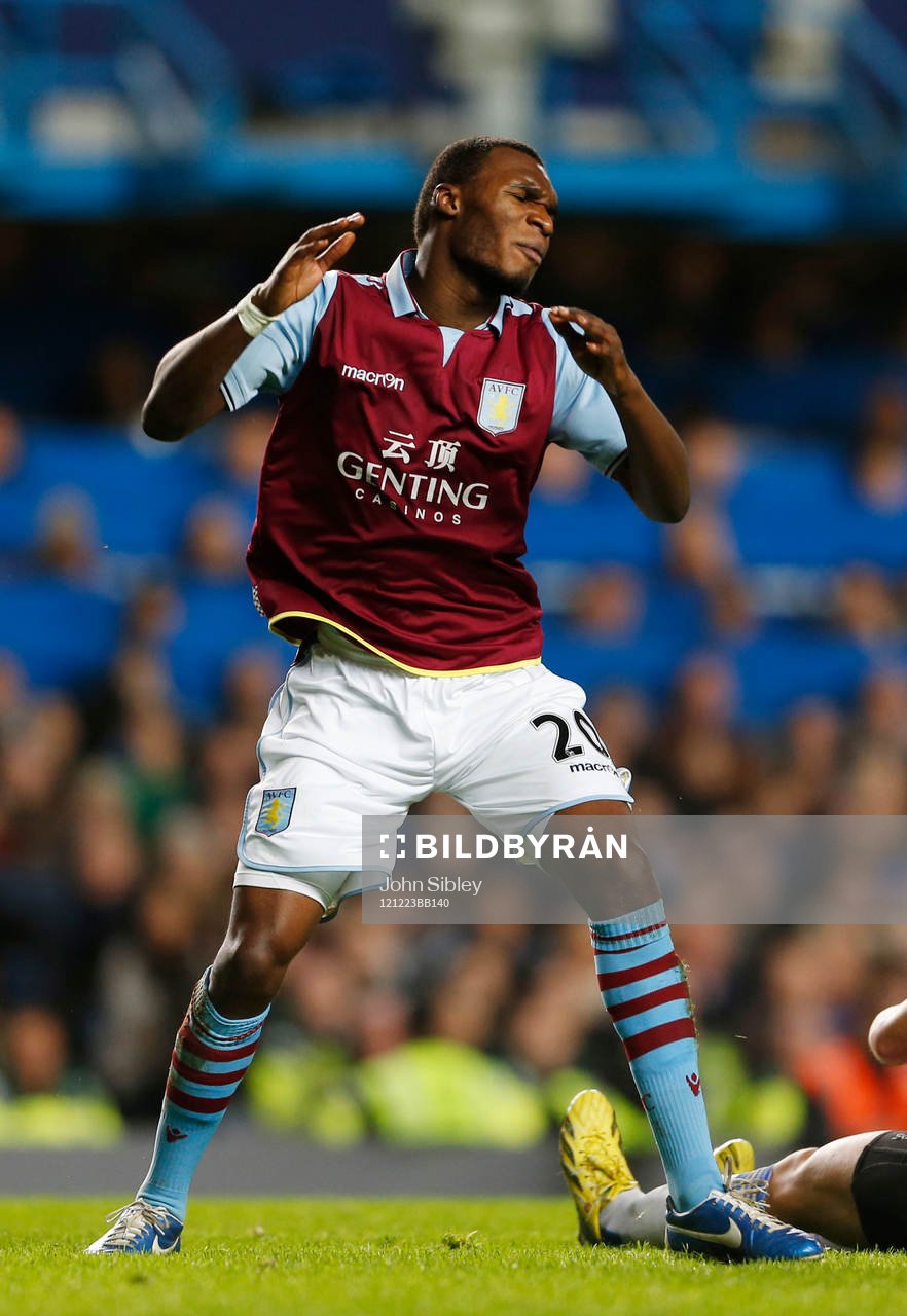 Football - Chelsea v Aston Villa - Barclays Premier League