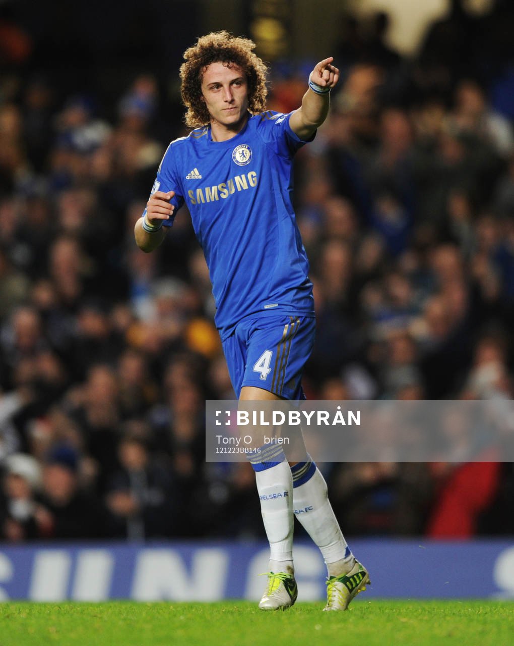 Football - Chelsea v Aston Villa - Barclays Premier League