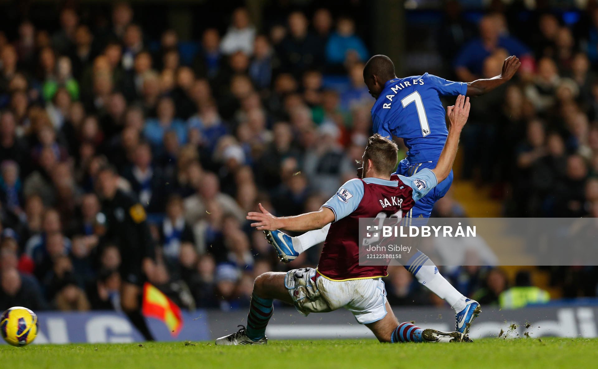 Football - Chelsea v Aston Villa - Barclays Premier League