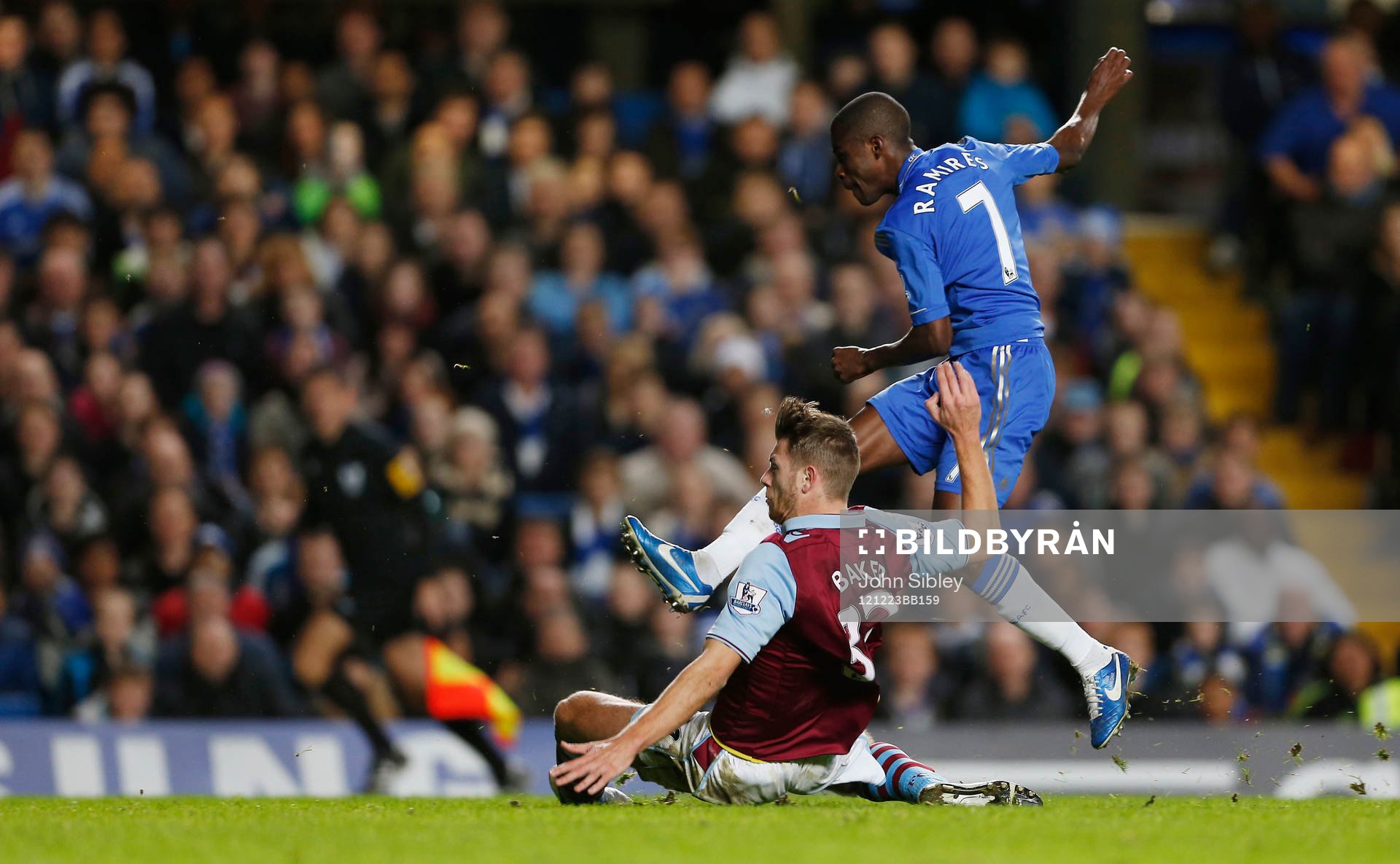 Football - Chelsea v Aston Villa - Barclays Premier League