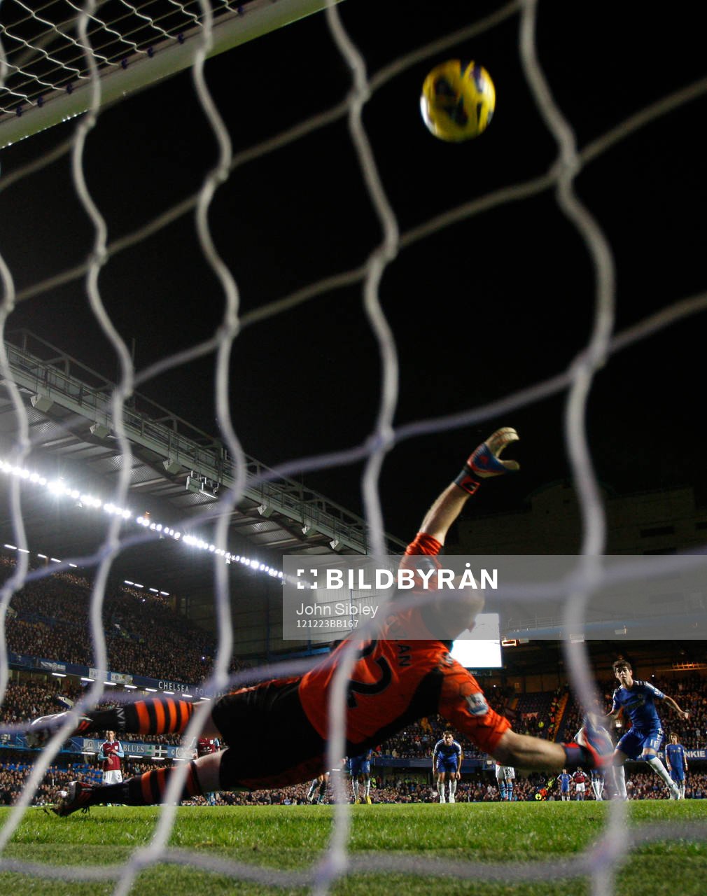 Football - Chelsea v Aston Villa - Barclays Premier League