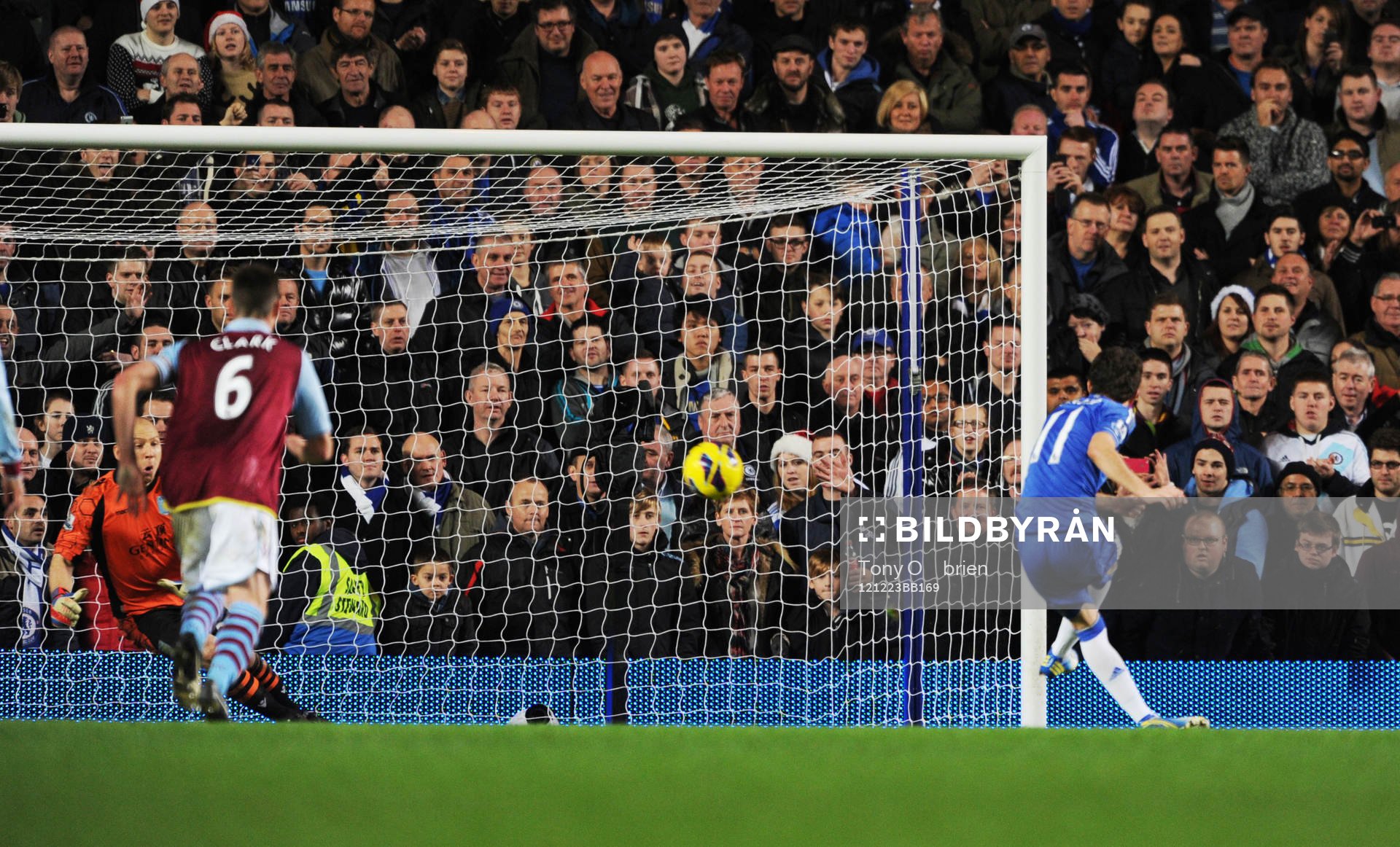Football - Chelsea v Aston Villa - Barclays Premier League