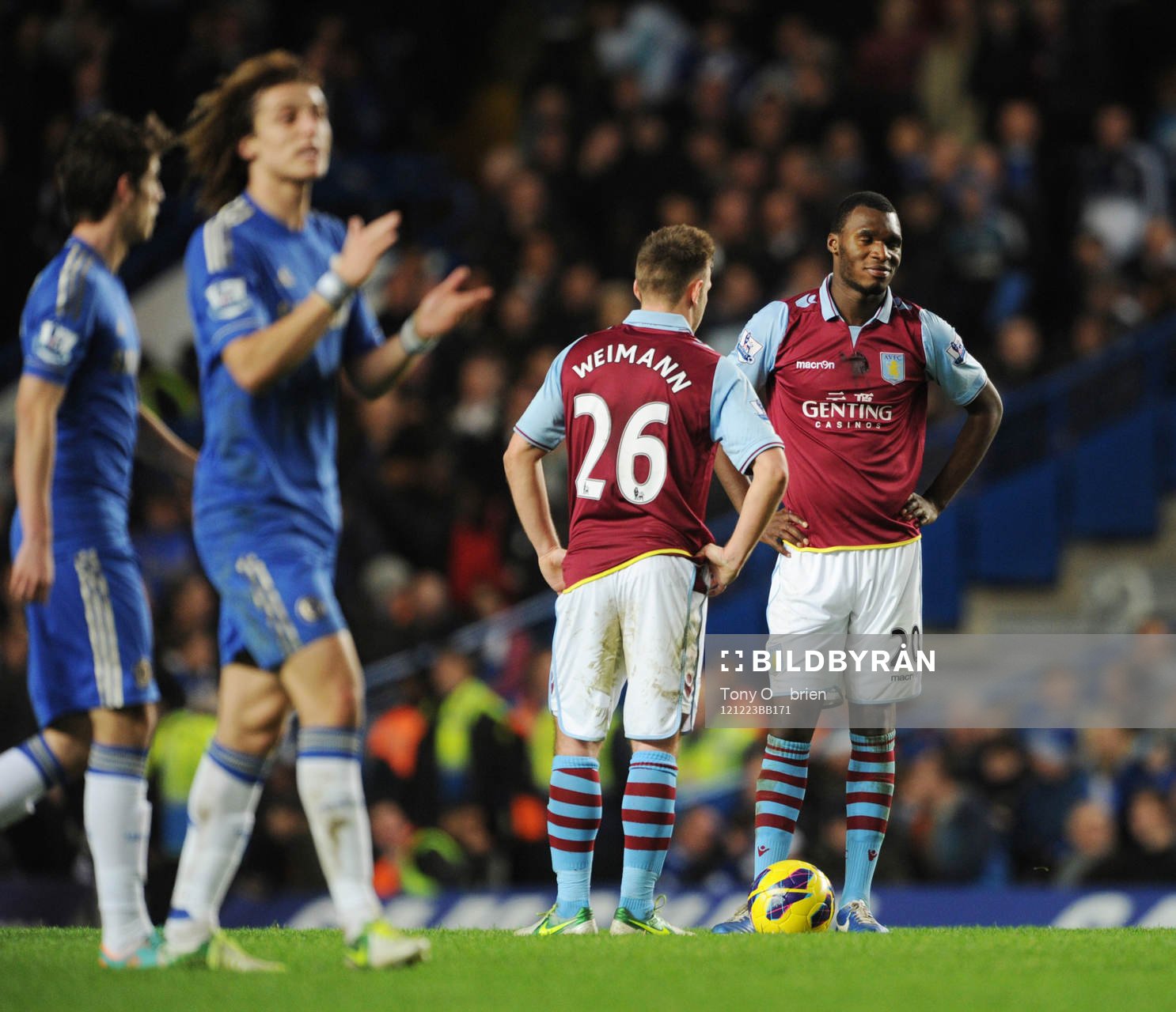 Football - Chelsea v Aston Villa - Barclays Premier League