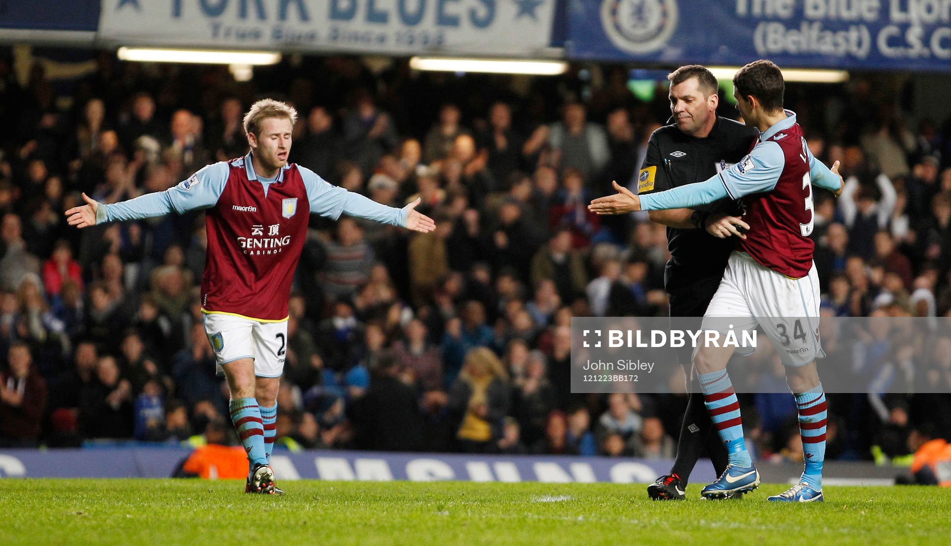 Football - Chelsea v Aston Villa - Barclays Premier League