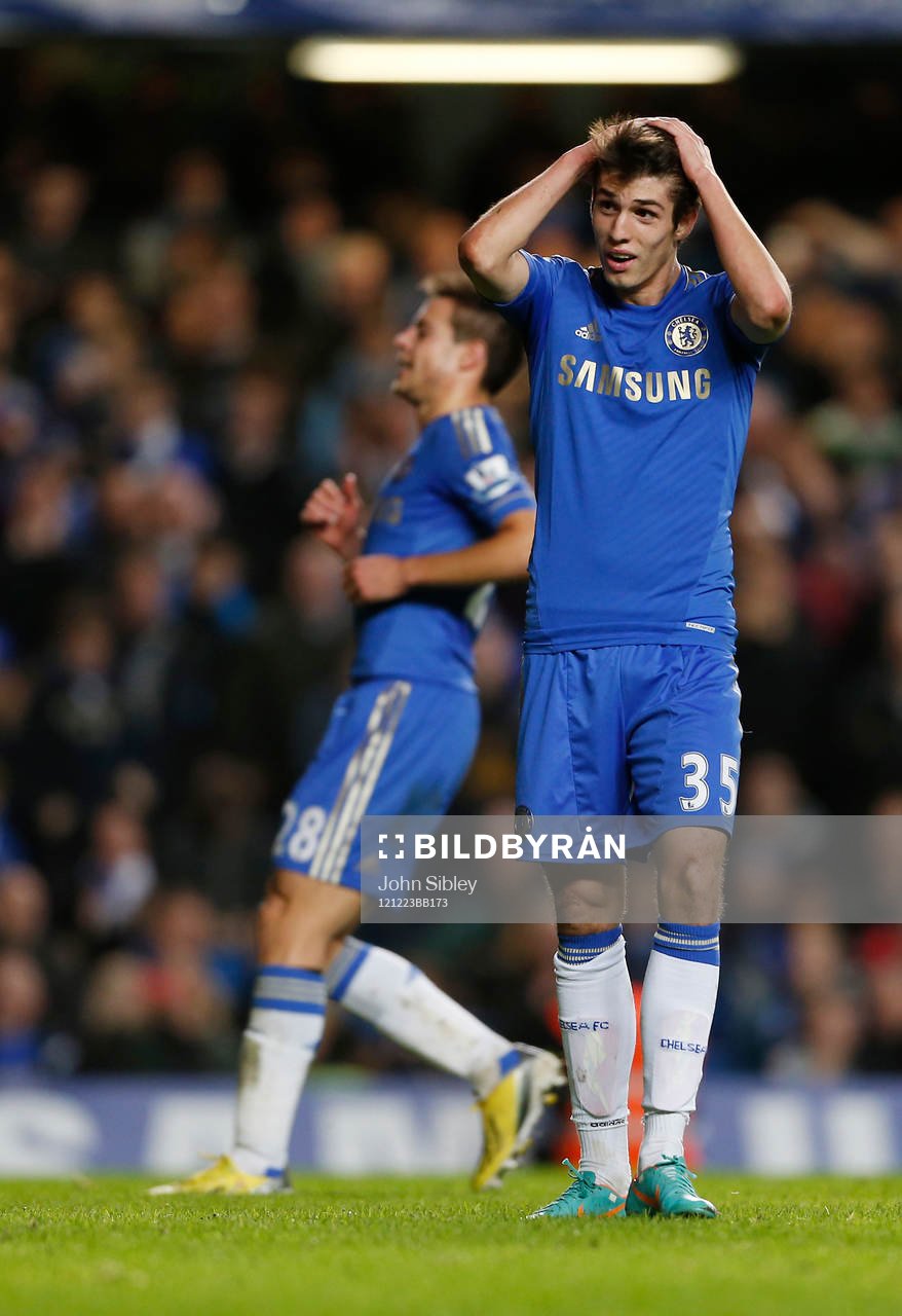 Football - Chelsea v Aston Villa - Barclays Premier League