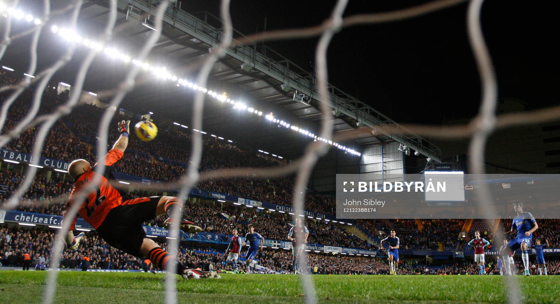 Football - Chelsea v Aston Villa - Barclays Premier League
