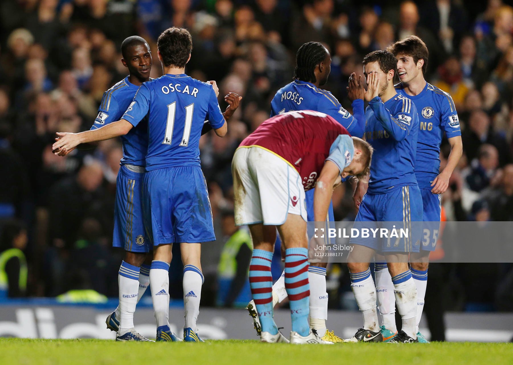 Football - Chelsea v Aston Villa - Barclays Premier League