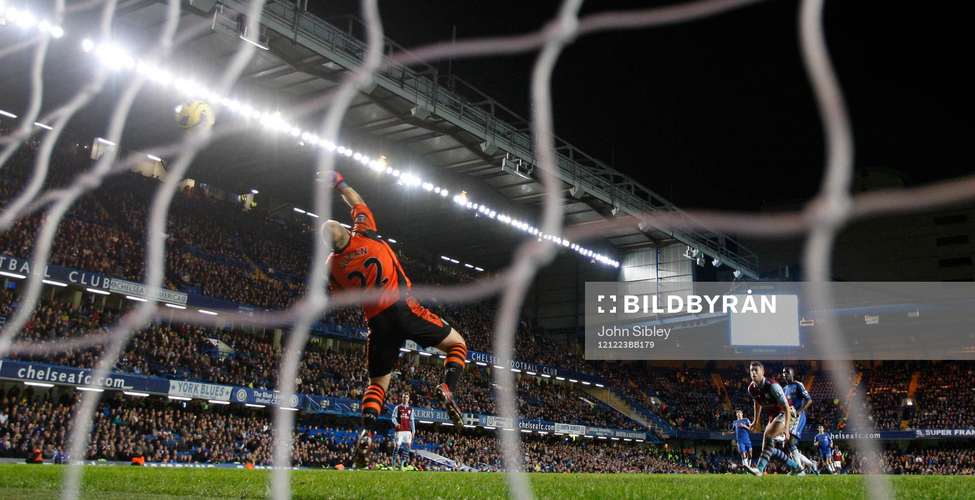 Football - Chelsea v Aston Villa - Barclays Premier League