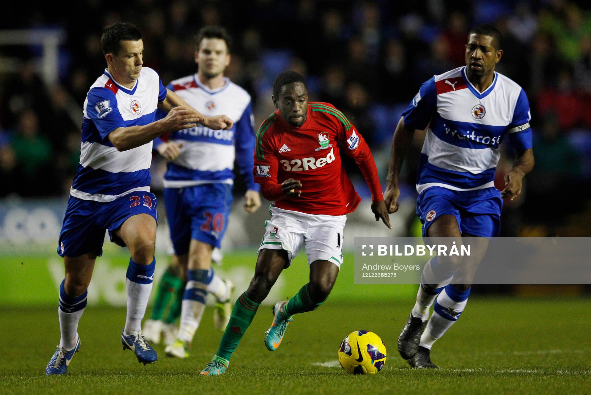 Football - Reading v Swansea City - Barclays Premier League