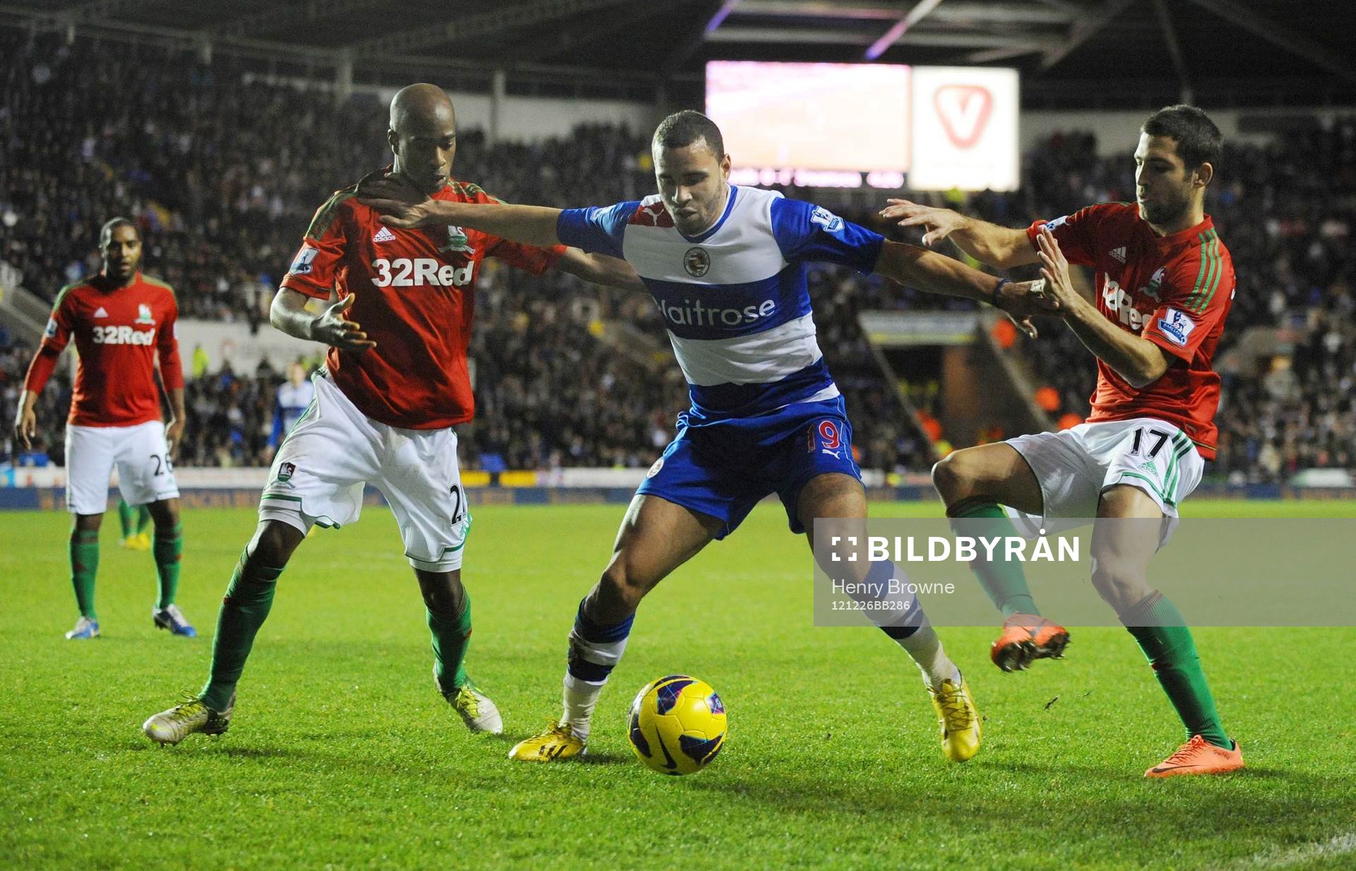 Football - Reading v Swansea City - Barclays Premier League