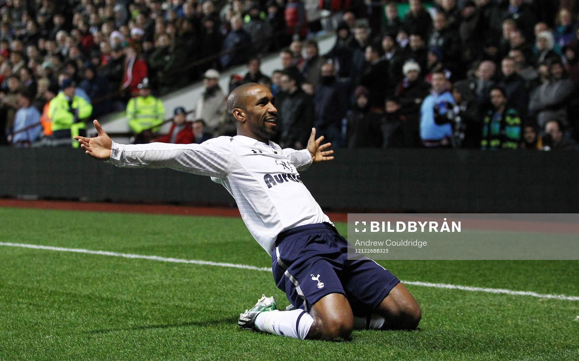 Football - Aston Villa v Tottenham Hotspur - Barclays