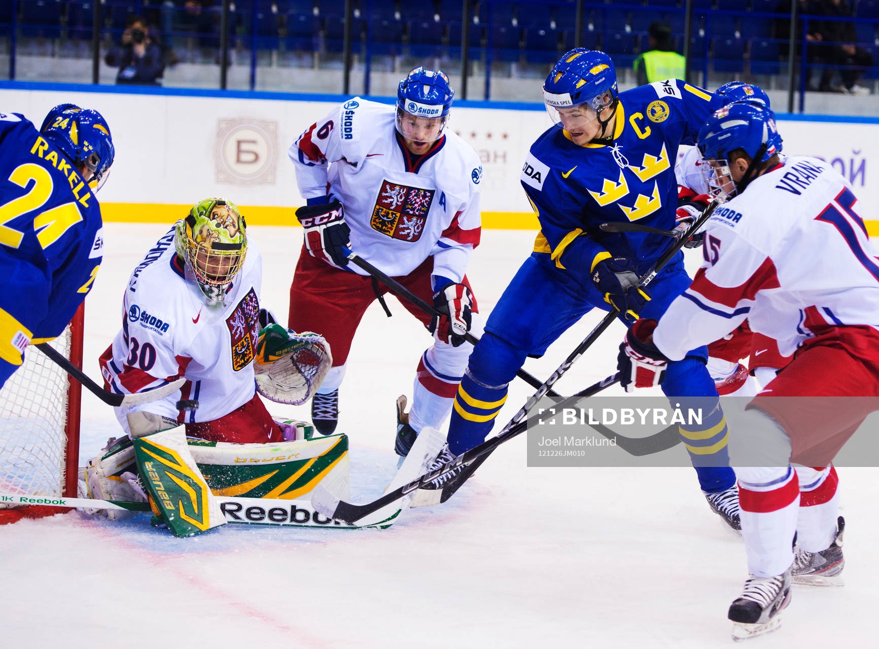 Rickard Rakell och Filip Forsberg, Sverige, oroar framför
