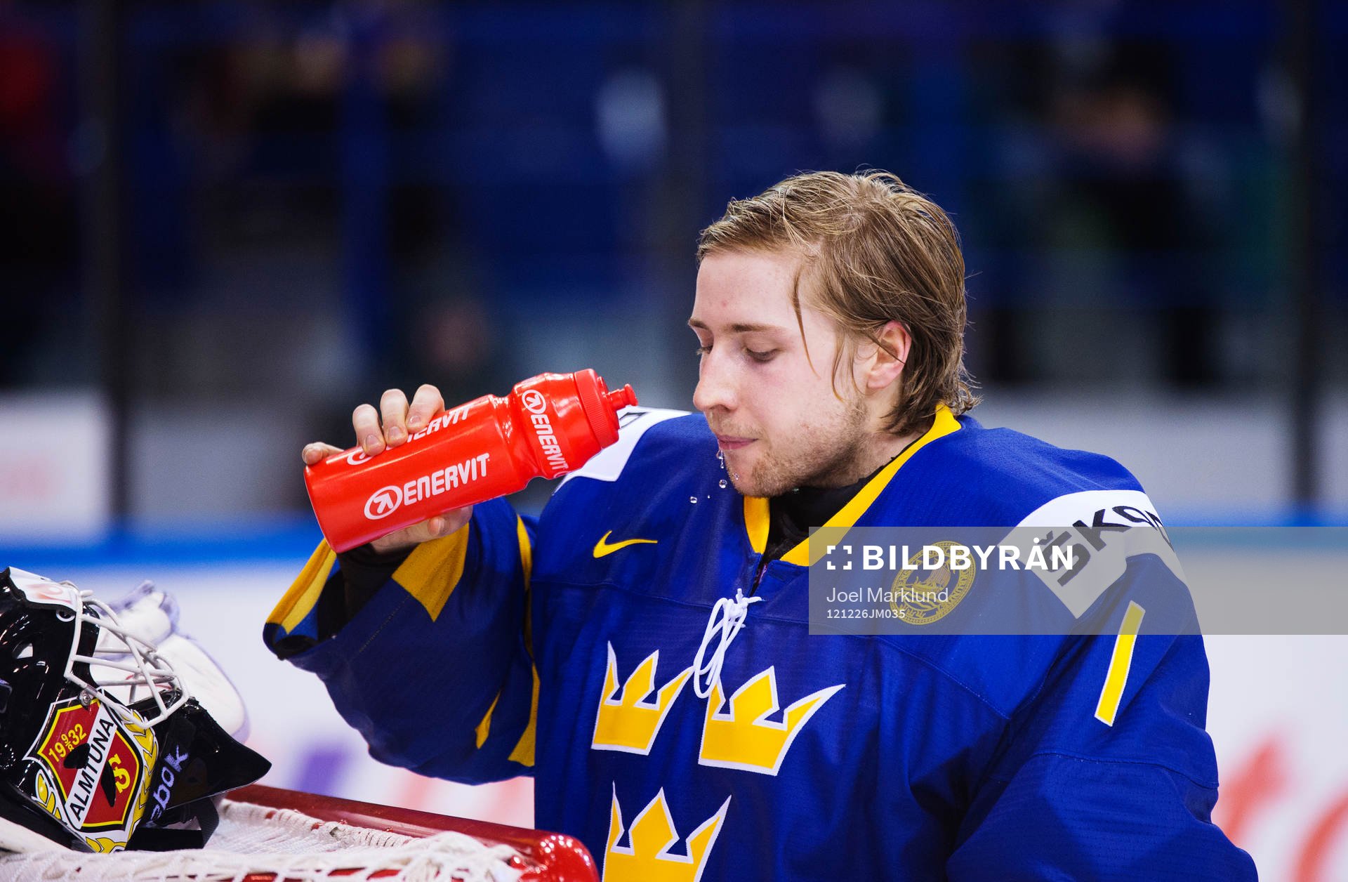 Joel Lassinantti, målvakt, Sverige, dricker vatten