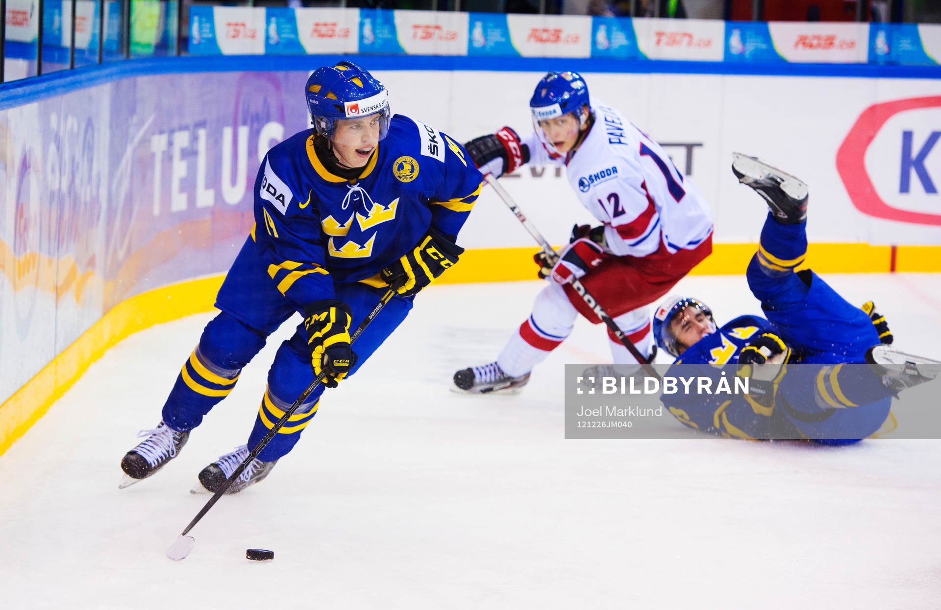 Elias Lindholm, Sverige