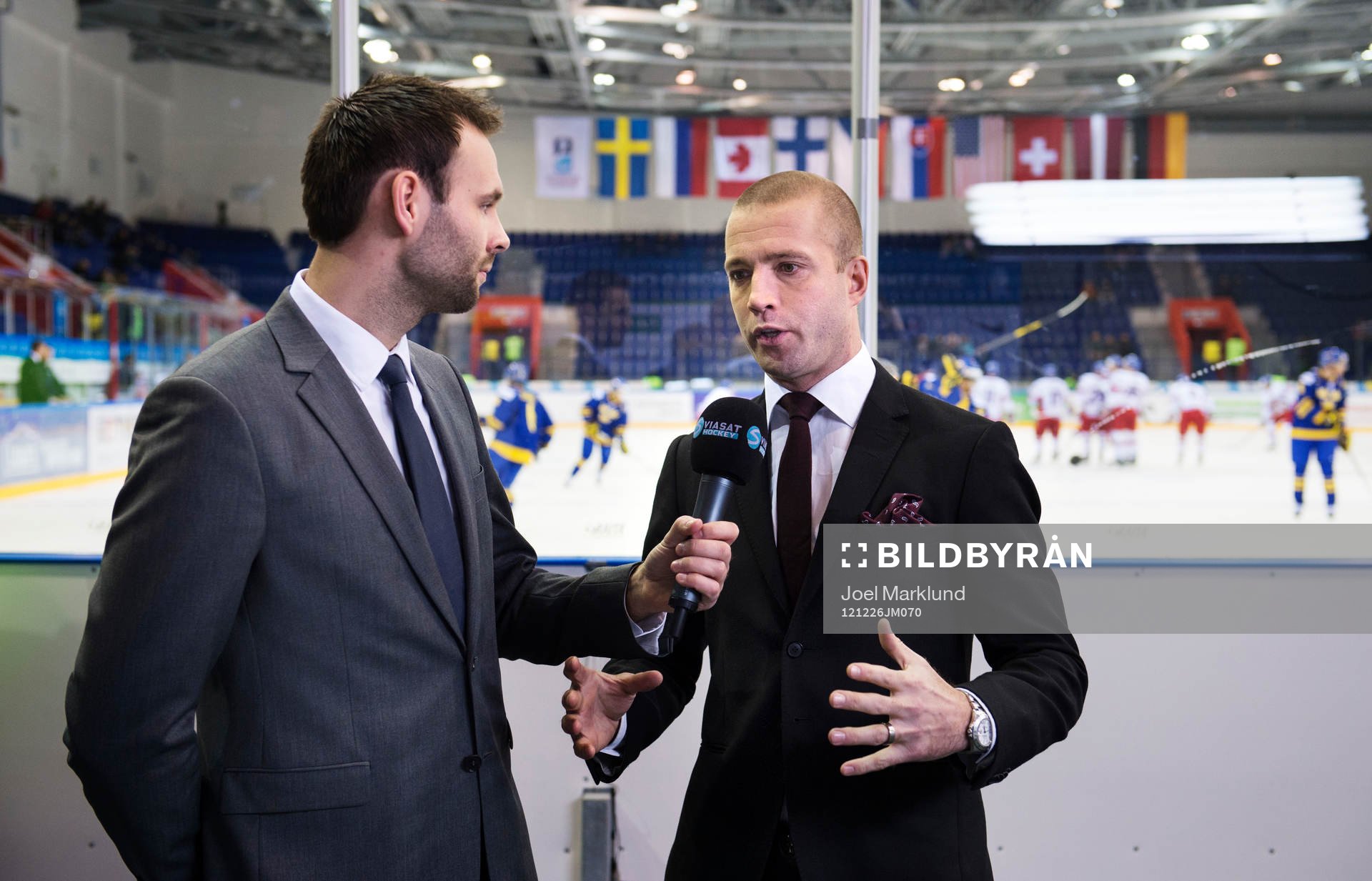 Tobias Carlsson, reporter, intervjuar Johan Tornberg,