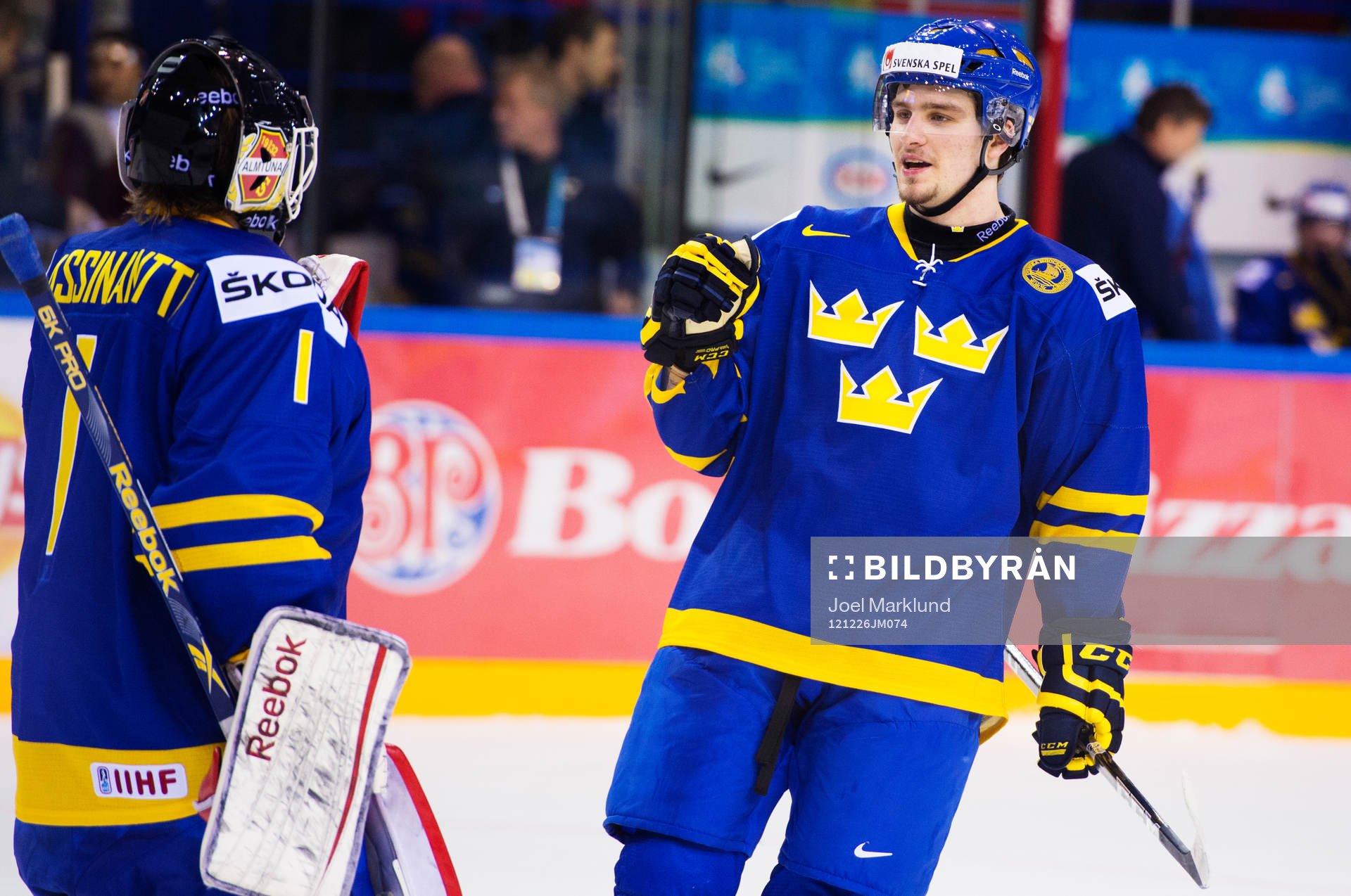 Joel Lassinantti, målvakt, och Mikael Vikstrand, Sverige,