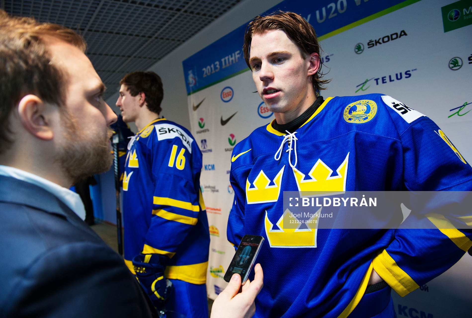 Expressens reporter Henrik Sjöberg intervjuar Elias