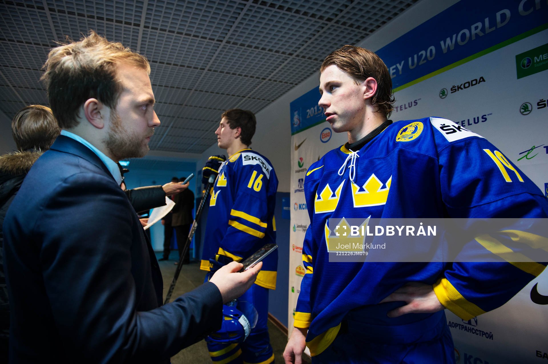 Expressens reporter Henrik Sjöberg intervjuar Elias