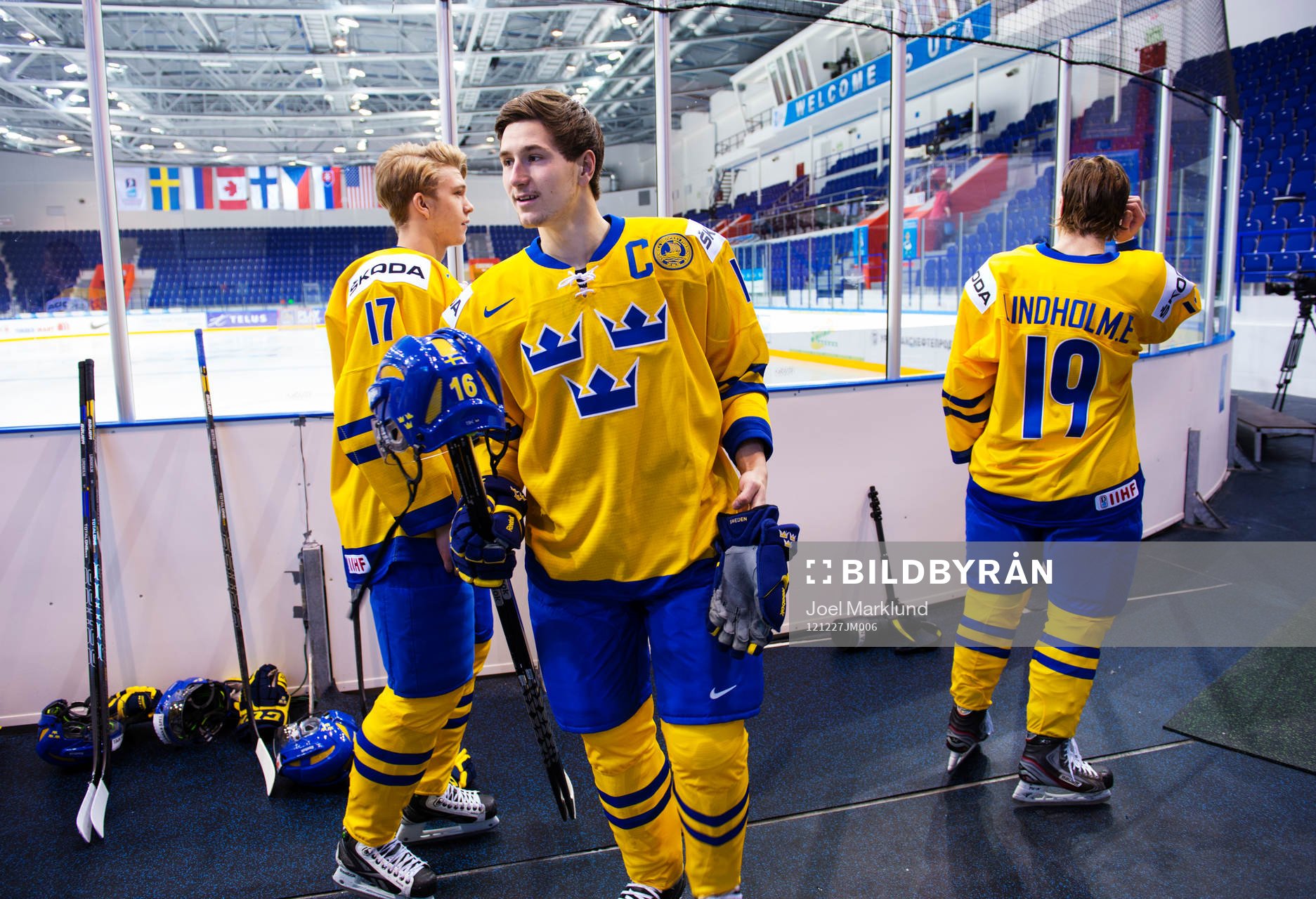 William Karlsson, Filip Forsberg och Elias Lindholm väntar