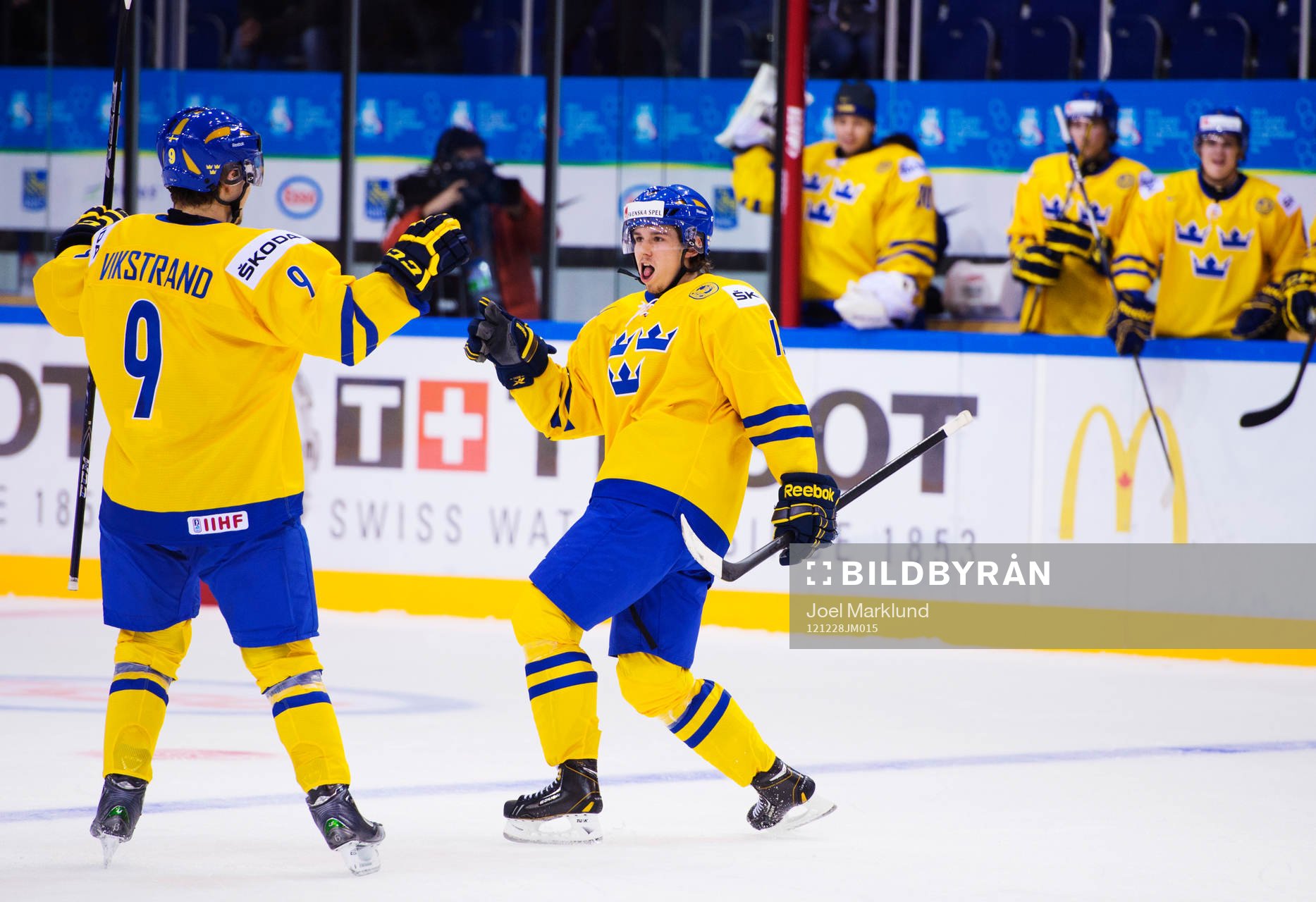 Mikael Vikstrand och Sebastian Collberg, Sverige, jublar