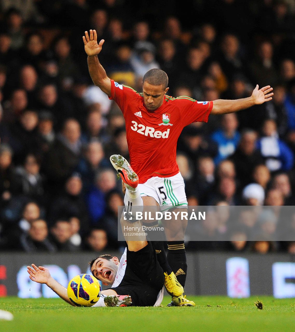 Football - Fulham v Swansea City - Barclays Premier League