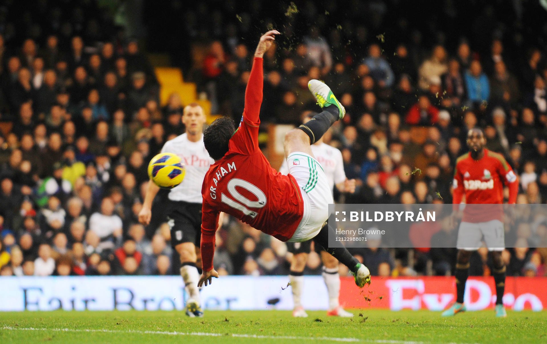 Football - Fulham v Swansea City - Barclays Premier League